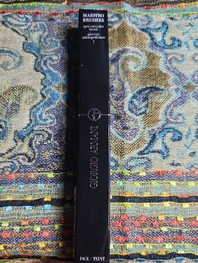 Giorgio Armani Maestro Brushes Face Brush - Black Packaging